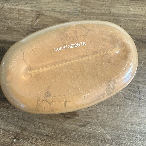 Makeup Revolution London Luxury Baking Powder TERRA COTTA 1.23 Oz - Picture 3 of 3